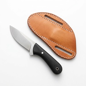 Cuchillo EDC de hoja fija de acero J2, hecho a mano, personalizado, OEM, con mango de micarta negra, para bushcraft y caza, con funda de cuero tipo pancake. - Product Image 1