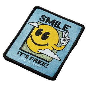 Parches Tejidos Personalizados de Primera Calidad Sin Pedido Mínimo y Parches Tejidos al Por Mayor para Chaquetas, Parches Tejidos Personalizados de Calidad para Mezclilla con Temática de Sonrisa - Product Image 1