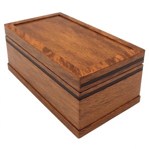 Estuche de viaje compacto de madera premium para cigarros, diseñado para un manejo conveniente y una protección confiable de cigarros finos. - Product Image 4