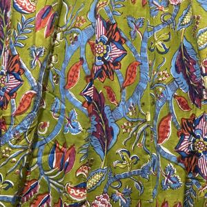 ชุดเดรสผ้าฝ้ายสีเขียวรักษ์โลกสำหรับผู้หญิง คอวี แขนทรงระฆัง แต่งลายชาติพันธุ์ เอวธรรมชาติ ฟรีไซส์ คุรติ - Product Image 5