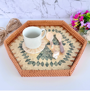 Plateau artisanal de haute qualité en nacre et rotin, design rond étonnant, pour la décoration de table d'hôtel. - Product Image 6