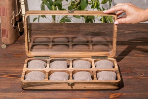 Caja de Madera de Nogal para Relojes con Organizador de 10 Ranuras y Tapa de Vidrio para Joyas y Relojes - Regalo del Día del Padre para Papá - Product Image 2
