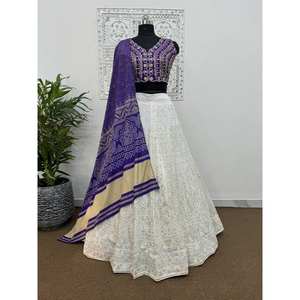 Ropa de Diseñador India y Pakistaní, Lehenga Choli Bordado con Lentejuelas - Product Image 4