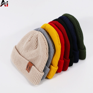 Gorros de punto personalizados al por mayor, con logotipo de marca OEM, gorros de invierno cálidos de acrílico para adultos, directo de fábrica. - Product Image 4