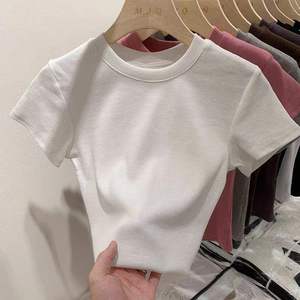 T-shirts courts pour femmes en tissu mélange de coton doux, coupe élégante pour un style décontracté quotidien et streetwear - Product Image 6