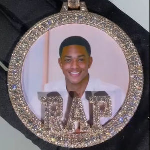 Colgante Personalizado con Foto, Collar Conmemorativo con Diamantes de Moissanita, Marco Redondo, Plata de Ley 925 - Product Image 1