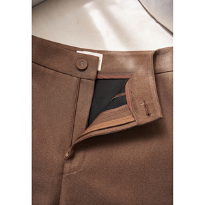Pantalones Bermuda de Mujer Modernos de Poliéster Marrón, Cintura Alta, Largo hasta la Rodilla, Casuales para Oficina, ODM OEM EVAN, Vietnam - Product Image 6