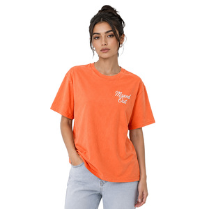 Camiseta de Manga Corta Color Naranja Sólido al por Mayor, con Logotipo Estampado, Estilo Casual Urbano, Personalizada para Mujer, de Alta Calidad - Product Image 1