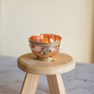 Bol en cuivre avec motif oriental et symbole Om, décoration d'intérieur - Product Image 2