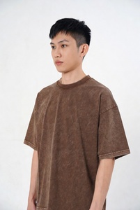 เสื้อยืดโอเวอร์ไซส์ทรงหลวม ล้างสีแบบแอซิดวอช พิมพ์ลายและปักโลโก้แบบกำหนดเองคุณภาพสูง - Product Image 2