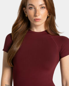 Camiseta de Mujer de Alta Calidad, 100% Algodón y Spandex, Manga Raglán, Corte Ajustado, Diseño Personalizado con Impresión y Logotipo - Product Image 4