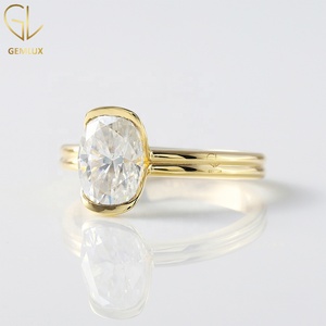 Anillo de Compromiso Minimalista de Oro de 14K con Moissanita de Corte Cojín Alargado de 2.50 CT y Media Engaste para Mujer - Product Image 2