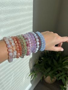 Bracelet extensible tendance en résine acrylique rose à perles géométriques pour femme, idéal pour les soirées - Product Image 3