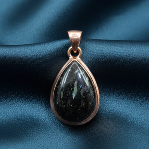 Pendentif en pierre précieuse Nuummite dorée naturelle en forme de goutte, en argent sterling 925 plaqué or rose et or jaune, bijoux artisanaux de guérison - Product Image 2