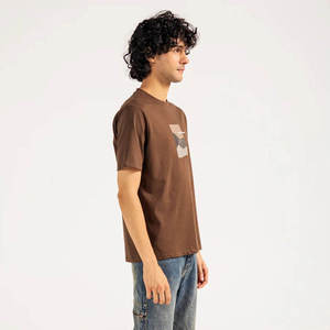 Camisetas cómodas con estampado de serigrafía, diseño único, material transpirable y estilo casual urbano perfecto. - Product Image 5