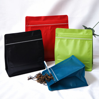 Sachet de café moulu à froid à grains gros, scellé sur huit côtés, avec fond plat, valve et fermeture éclair