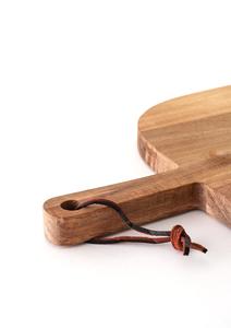 Planche à découper en bois d'acacia, grande, carrée, épaisse, durable, surface sûre pour les couteaux, idéale pour couper, servir et l'utilisation en cuisine - Product Image 3