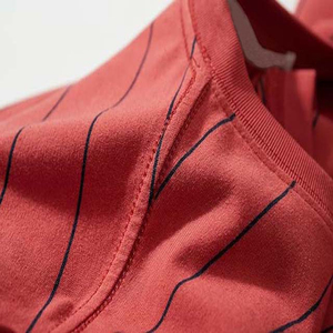T-shirt à manches courtes rayé rouge pour homme, col rond, coupe classique, style tricoté décontracté - Product Image 5