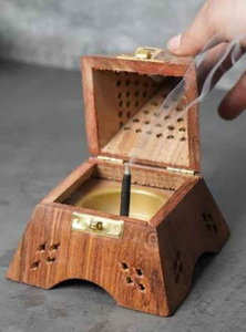 Quemador de incienso estilo árabe, quemador de incienso de madera, Mabkhara, quemador de incienso de madera con forma de cabaña - Product Image 3