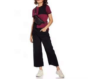 Camiseta de Manga Corta con Cuello en V y Bloques de Color para Mujer, Corte Regular, 100% Poliéster, Tejido de Punto, Informal, Transpirable, Estilo Urbano - Product Image 3