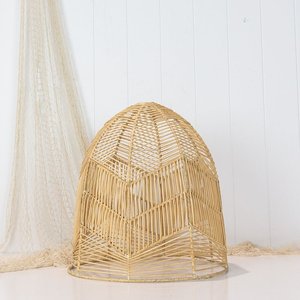 Lampe suspendue en rotin tressé artisanal, luminaire naturel de style bohème pour la décoration intérieure, idéal pour restaurant, hôtel, chambre à coucher - Product Image 5