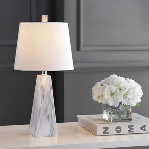 Lampe de table conique de luxe en marbre avec silhouette architecturale et éclairage d'ambiance contemporain élégant - Product Image 4