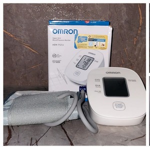 For HEM-7121 J Upper Arm <strong>Blood</strong> <strong>Pressure</strong> <strong>Monitor</strong> LCD Display Plug-In Power Dual-User Memory Pulse Rate Monitoring 2-Year - Product Image 1