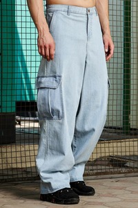 Jean en denim de voyage style motard, coupe ample et robuste, jambe large, éco-responsable, taille mi-haute, printemps-été - Product Image 6