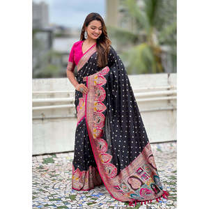 Écharpe châle traditionnelle indienne en soie Darbari noire de jade tissée avec des fils Zari, de la collection Elite Weaves - Product Image 3