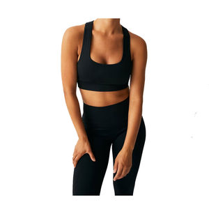 ชุดโยคะ 2 ชิ้น เสื้อชั้นในกีฬาคอกลมและกางเกงขาสั้นออกกำลังกายสำหรับผู้หญิง คุณภาพสูง รับผลิตแบบ OEM พร้อมโลโก้ตามสั่ง - Product Image 5