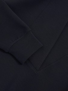 Sudadera con Capucha Minimalista Negra con Cuello en V, de Felpa, Corte Regular, Tejida, Color Sólido, 100% Algodón, para Otoño, Diseño Unisex - Product Image 5
