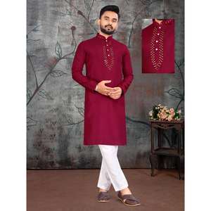 คอลเลกชันผ้าไหมพร้อมกระจกดั้งเดิมทำงานบนคอเคอร์ตา + ชุดนอนสีแดงในโอกาสพิเศษ - Product Image 1