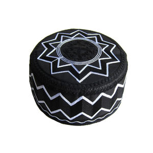 Gorro de Oración Musulmán Tejido a Medida de Alta Calidad para Hombre, Diseño Trapezoidal, Algodón, Tejido Abierto, Gorros Kufi Islámicos - Product Image 1