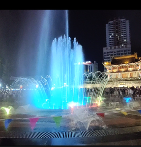 Fuente de Agua Decorativa Moderna de Acero Inoxidable con Música y Baile de Agua, Elegante Elemento para Jardín Exterior en Terreno Seco - Product Image 2