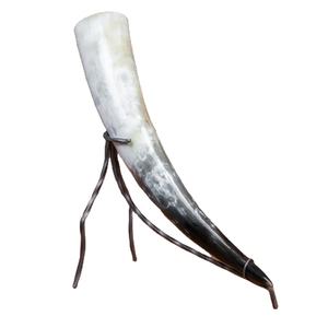 Soporte de Cuerno de Búfalo Vikingo de Calidad Premium, Cuerno de Vaca Pulido con Cinturón de Cuero, Estilo Animal - Product Image 1