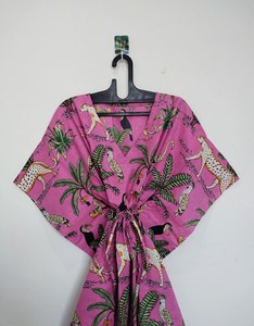 Robe kaftan en coton indien faite à la main, style kimono, imprimé jungle, idéale pour la plage - Product Image 2