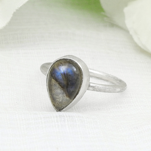 Bague Goutte d'Eau en Labradorite Bleue Naturelle de Haute Qualité, Fabriquée en Argent Massif 925, Sertie de Pierres Précieuses, Style Cocktail Bohème - Product Image 6