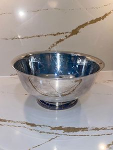 Elegante Tazón de Servir de Metal Pulido Ecológico para Decoración Moderna del Hogar, Diseño Minimalista, Construcción Resistente y Robusta para Alimentos - Product Image 6