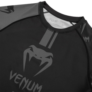 T-shirt de compression à manches longues pour homme, imprimé sur mesure, noir, léger, séchage rapide, extensible dans quatre directions, coupe ajustée, performance, entraînement - Product Image 5