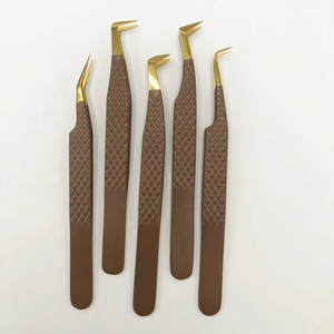 Pinzas Profesionales de Acero Inoxidable de Alta Calidad Antimagnéticas para Pestañas de 10 mm con Punta Suave y Empaque Personalizado para Pestañas Postizas - Product Image 1