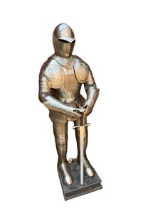 Costume de chevalier antique médiéval en acier inoxydable de haute qualité sans rouille et sans poussière avec base en bois - Product Image 5