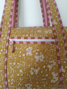 Bolsa de Viaje Ligera de Algodón con Estampado de Rayas, Cierre de Cremallera, Gran Capacidad, Asas Dobles, Estilo Unisex - Product Image 4