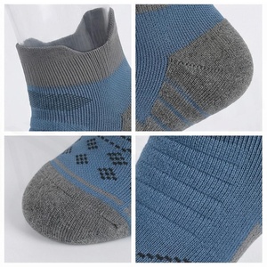 Chaussettes courtes bleues à motif géométrique, chaussettes de course respirantes pour adultes, saison estivale - Product Image 4