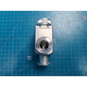 Vanne d'angle à vide poussé SMC XLH-16, utilisée comme pièce détachée pour équipement semi-conducteur d'occasion - Product Image 2