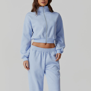 Ensemble sweat-shirt court et pantalon de jogging pour femme, imprimé sur mesure, vêtements de sport décontractés, vêtements de mode, fabrication OEM, Pakistan - Product Image 3