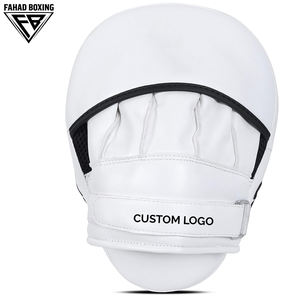 Mitaines de boxe de qualité supérieure, résistantes aux chocs, en cuir et PU durables, avec fermeture auto-agrippante. - Product Image 3