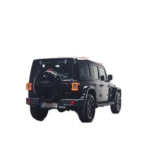 Jeep Wrangler 2.0 Overland 2023, SUV de 4 Puertas con Techo Eléctrico, Caja de Cambios Automática, Volante a la Izquierda, Asientos de Tela, Cámara Trasera, 44,565 km - Product Image 1