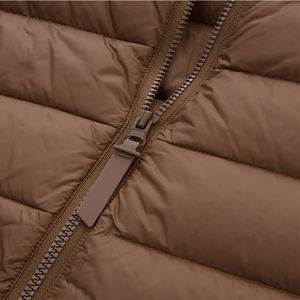 Chaqueta de Invierno Acolchada de Alta Demanda y Altamente Personalizable, Chaqueta de Hombre con Cierre Completo, Estilo Urbano, Lavada, a Precios de Mayoreo - Product Image 3