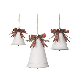 Ornement de cloche suspendue de luxe en métal pour la décoration de l'arbre de Noël - Product Image 4