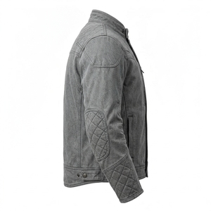 Chaqueta de motociclista para hombre, estilo Café Racer, de mezclilla gris lavada, vintage, con parches acolchados en los codos, cuello alto y cremallera. - Product Image 3